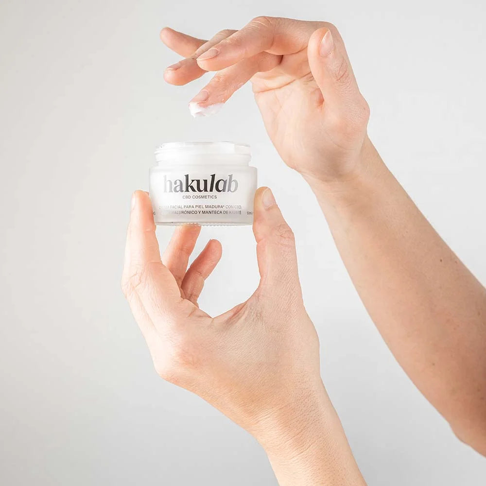 Creme Facial para Pele Madura com CBD, Ácido Hialurônico e Manteiga de Karité. hakuLab CBD Cosméticos